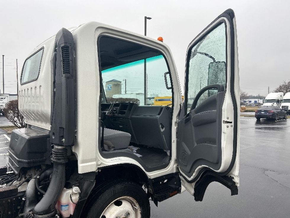 Light Duty Box Truck-Light and Medium Duty Trucks-Isuzu-2021-NPR EFI-Indianapolis-IN-77,411\n\t\tmiles-$ 39,250 - Image 16