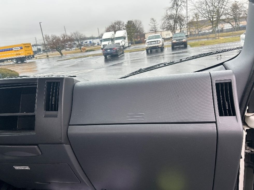 Light Duty Box Truck-Light and Medium Duty Trucks-Isuzu-2021-NPR EFI-Indianapolis-IN-77,411\n\t\tmiles-$ 39,250 - Image 17