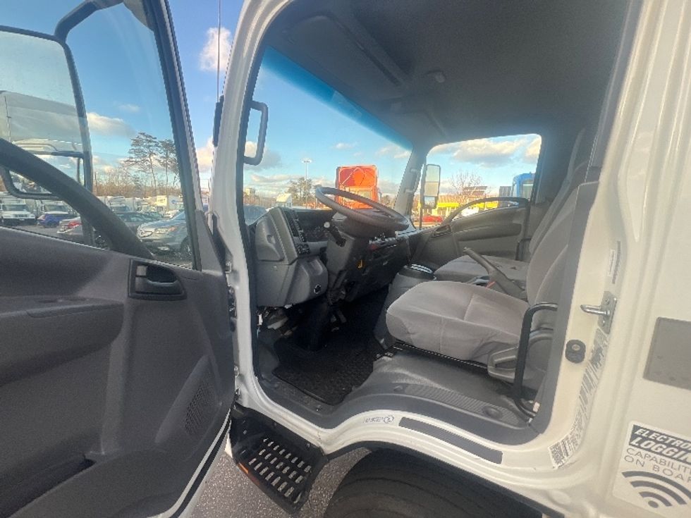 Light Duty Box Truck-Light and Medium Duty Trucks-Isuzu-2021-NPR EFI-Jessup-MD-113,744\n\t\tmiles-$ 38,750 - Image 16