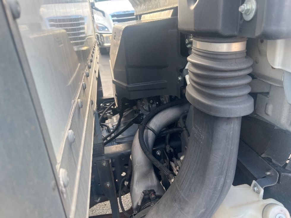 Light Duty Box Truck-Light and Medium Duty Trucks-Isuzu-2021-NPR EFI-Jessup-MD-113,744\n\t\tmiles-$ 38,750 - Image 23