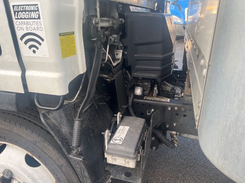 Light Duty Box Truck-Light and Medium Duty Trucks-Isuzu-2021-NPR EFI-Jessup-MD-113,744\n\t\tmiles-$ 38,750 - Image 24