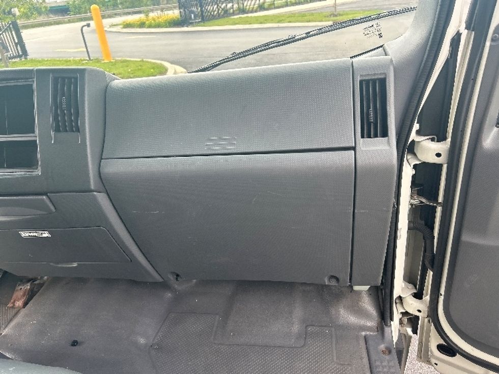 Light Duty Box Truck-Light and Medium Duty Trucks-Isuzu-2021-NPR EFI-La Porte-IN-83,849\n\t\tmiles-$ 44,250 - Image 21