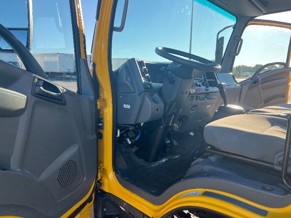 Light Duty Box Truck-Light and Medium Duty Trucks-Isuzu-2021-NPR EFI-Lansing-MI-85,610\n\t\tmiles-$ 39,500 - Image 16