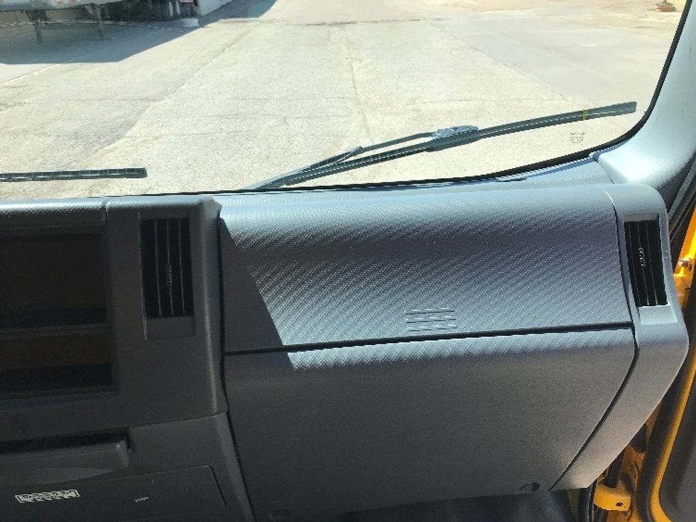 Light Duty Box Truck-Light and Medium Duty Trucks-Isuzu-2021-NPR EFI-Las Vegas-NV-117,938\n\t\tmiles-$ 32,750 - Image 21