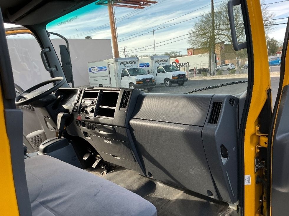 Light Duty Box Truck-Light and Medium Duty Trucks-Isuzu-2021-NPR EFI-Las Vegas-NV-89,591\n\t\tmiles-$ 41,000 - Image 21