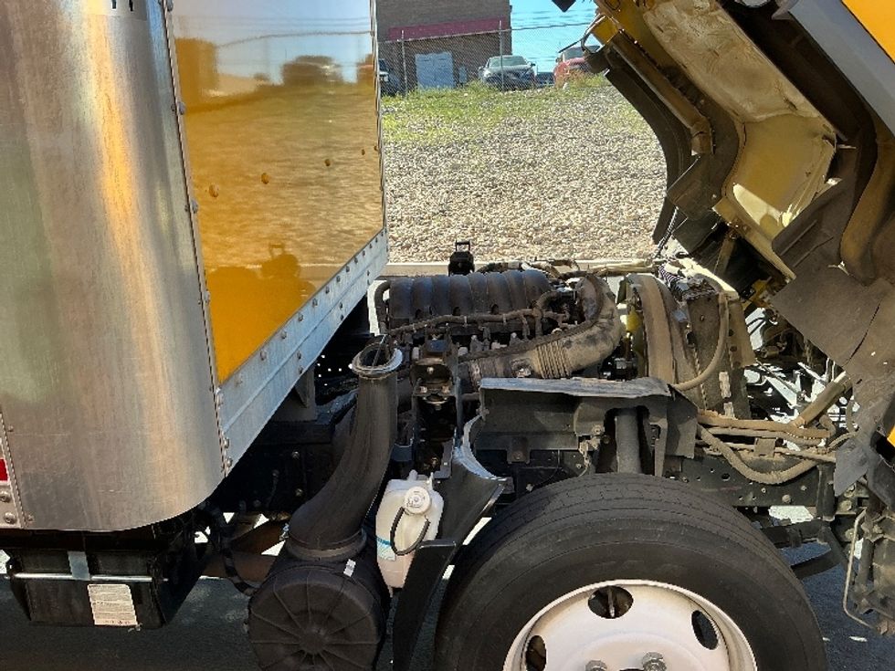 Light Duty Box Truck-Light and Medium Duty Trucks-Isuzu-2021-NPR EFI-Las Vegas-NV-89,591\n\t\tmiles-$ 41,000 - Image 23