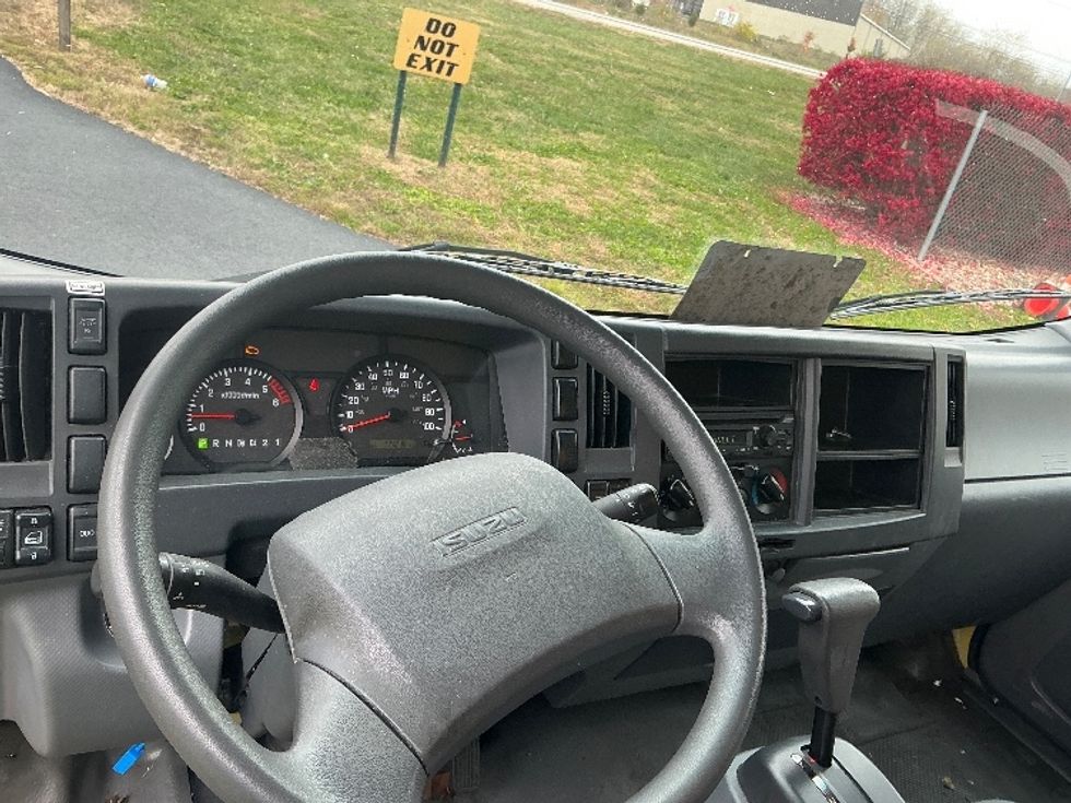 Light Duty Box Truck-Light and Medium Duty Trucks-Isuzu-2021-NPR EFI-Lexington-KY-111,982\n\t\tmiles-$ 32,250 - Image 17