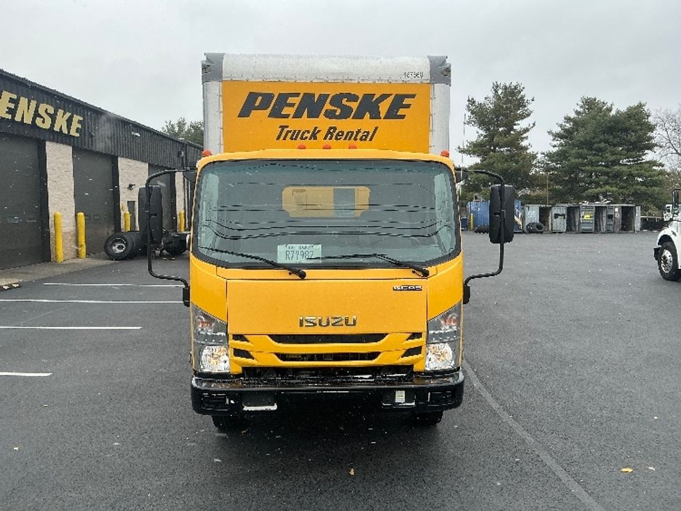 2021 Isuzu NPR photo 2