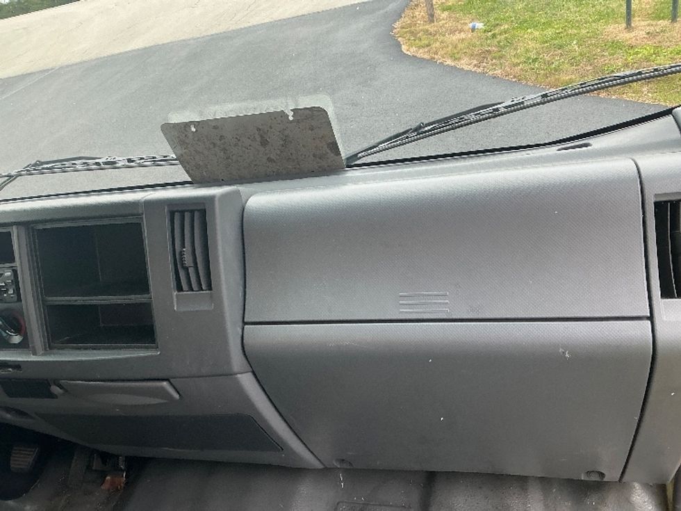 Light Duty Box Truck-Light and Medium Duty Trucks-Isuzu-2021-NPR EFI-Lexington-KY-111,982\n\t\tmiles-$ 32,250 - Image 21