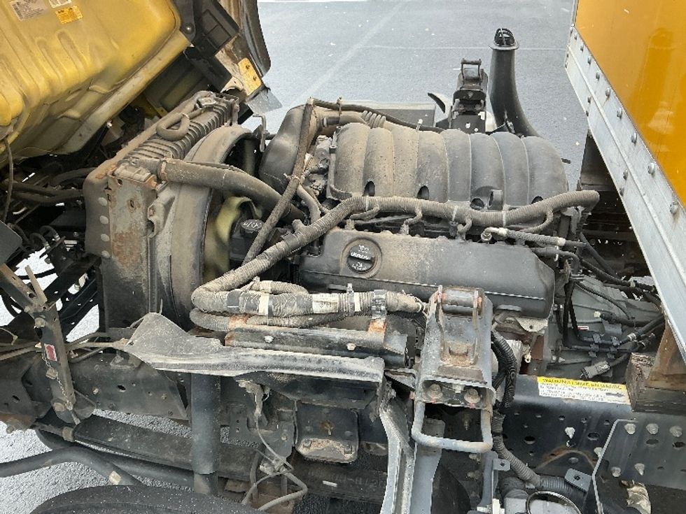 Light Duty Box Truck-Light and Medium Duty Trucks-Isuzu-2021-NPR EFI-Lexington-KY-111,982\n\t\tmiles-$ 32,250 - Image 23