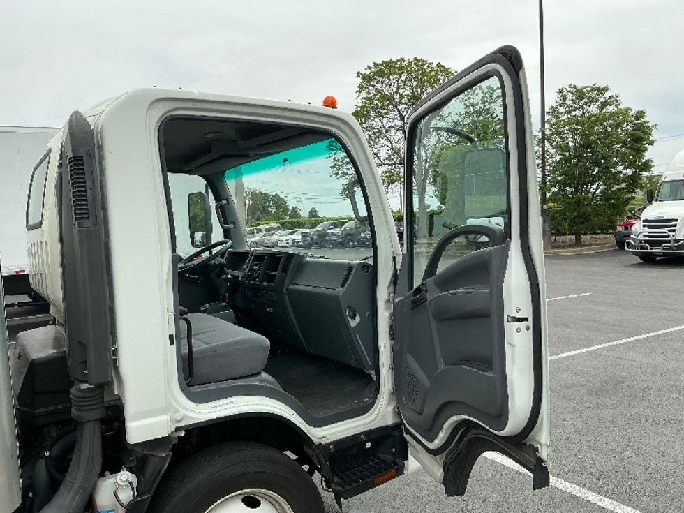 Light Duty Box Truck-Light and Medium Duty Trucks-Isuzu-2021-NPR EFI-Lexington-KY-114,637\n\t\tmiles-$ 37,000 - Image 20