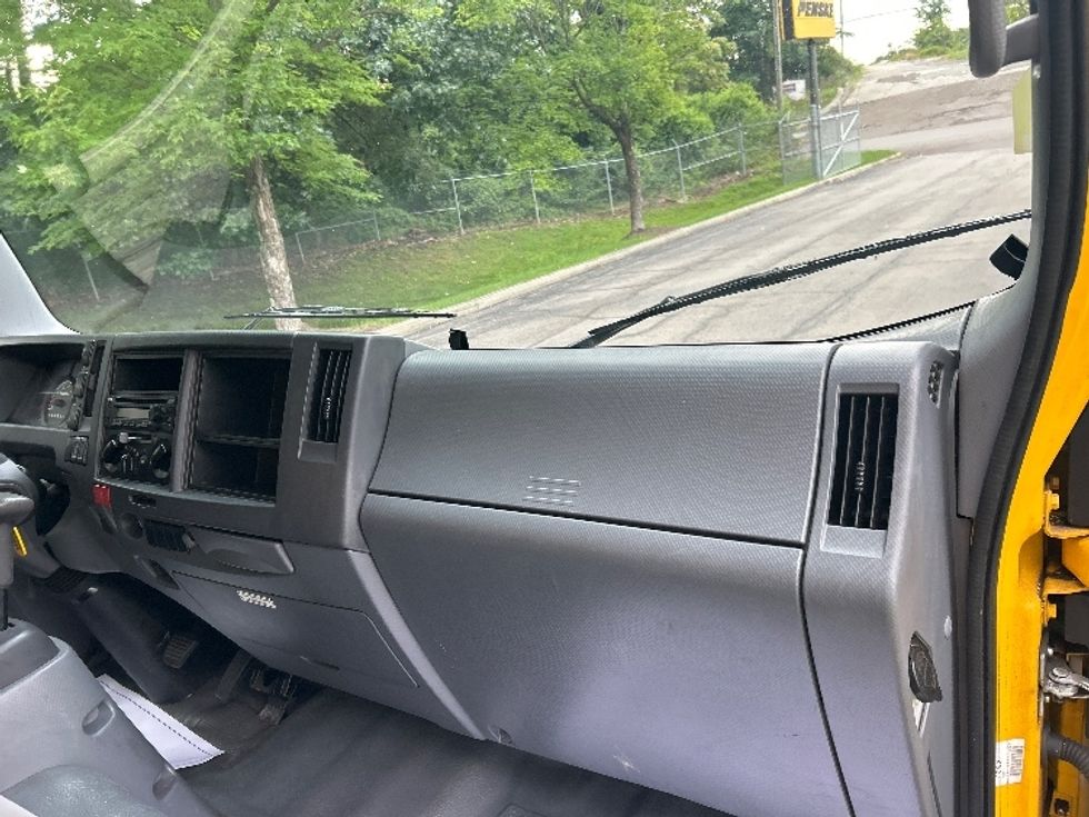 Light Duty Box Truck-Light and Medium Duty Trucks-Isuzu-2021-NPR EFI-Lexington-KY-138,486\n\t\tmiles-$ 29,250 - Image 21