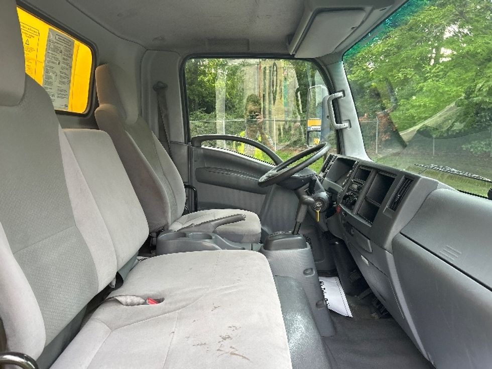 Light Duty Box Truck-Light and Medium Duty Trucks-Isuzu-2021-NPR EFI-Lexington-KY-138,486\n\t\tmiles-$ 29,250 - Image 22