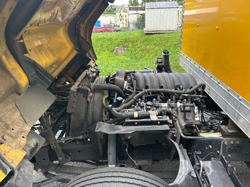 Light Duty Box Truck-Light and Medium Duty Trucks-Isuzu-2021-NPR EFI-Lexington-KY-138,486\n\t\tmiles-$ 29,250 - Image 24