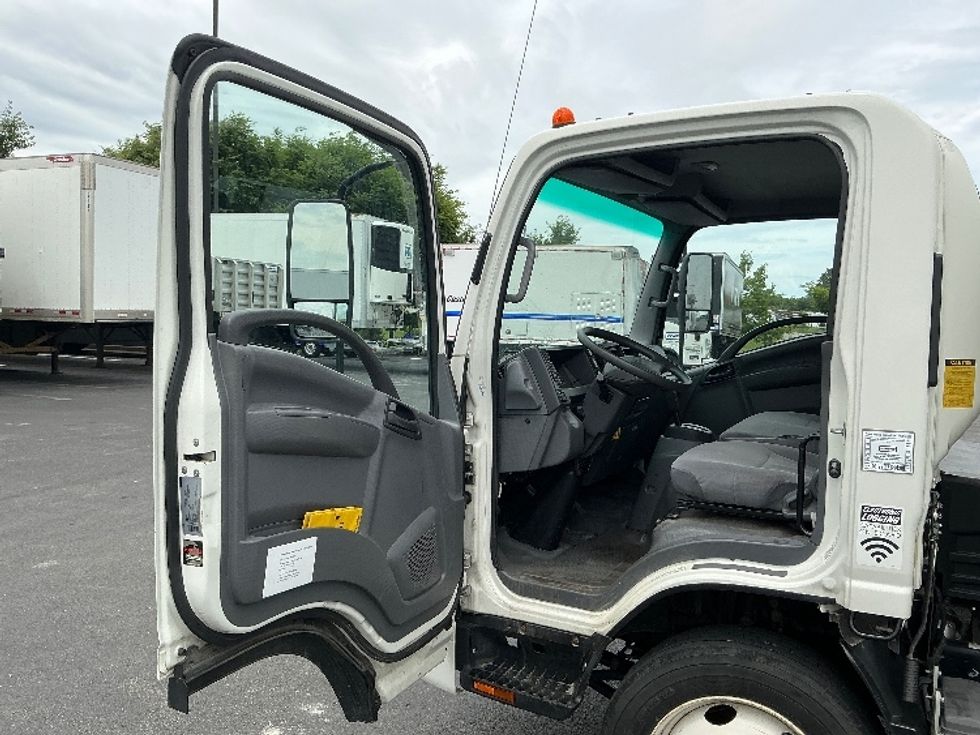 Light Duty Box Truck-Light and Medium Duty Trucks-Isuzu-2021-NPR EFI-Lexington-KY-93,072\n\t\tmiles-$ 41,000 - Image 16