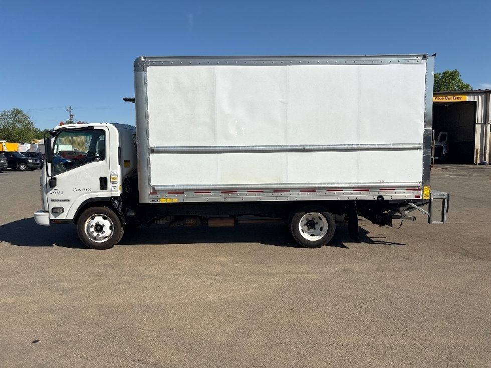 Light Duty Box Truck-Light and Medium Duty Trucks-Isuzu-2021-NPR EFI-Mebane-NC-160,000\n\t\tmiles-$ 30,750 - Image 4