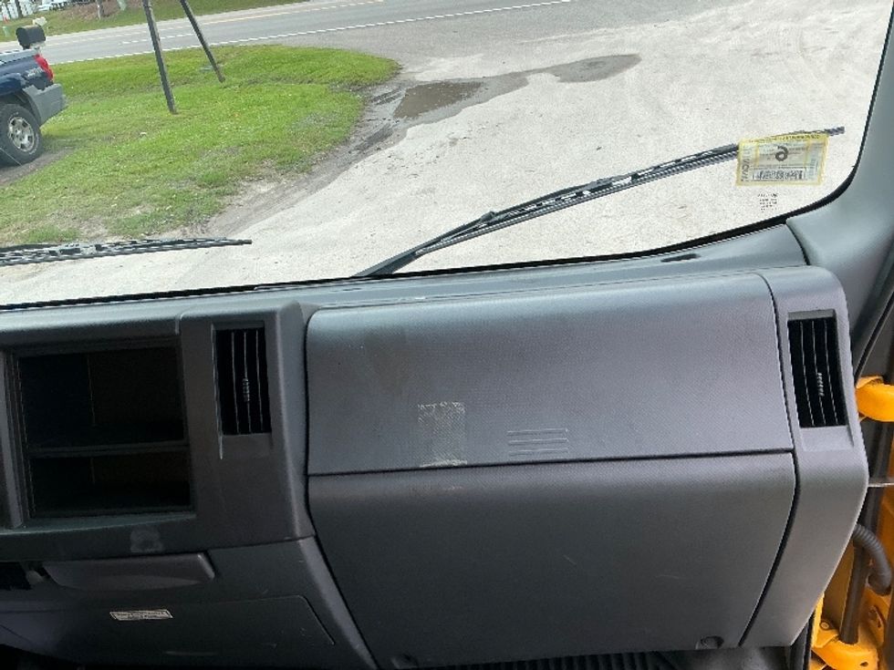 Light Duty Box Truck-Light and Medium Duty Trucks-Isuzu-2021-NPR EFI-Mebane-NC-73,967\n\t\tmiles-$ 42,250 - Image 21