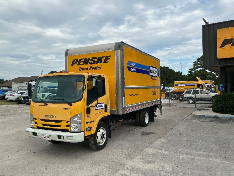 2021 Isuzu NPR/NPR-HD photo 3