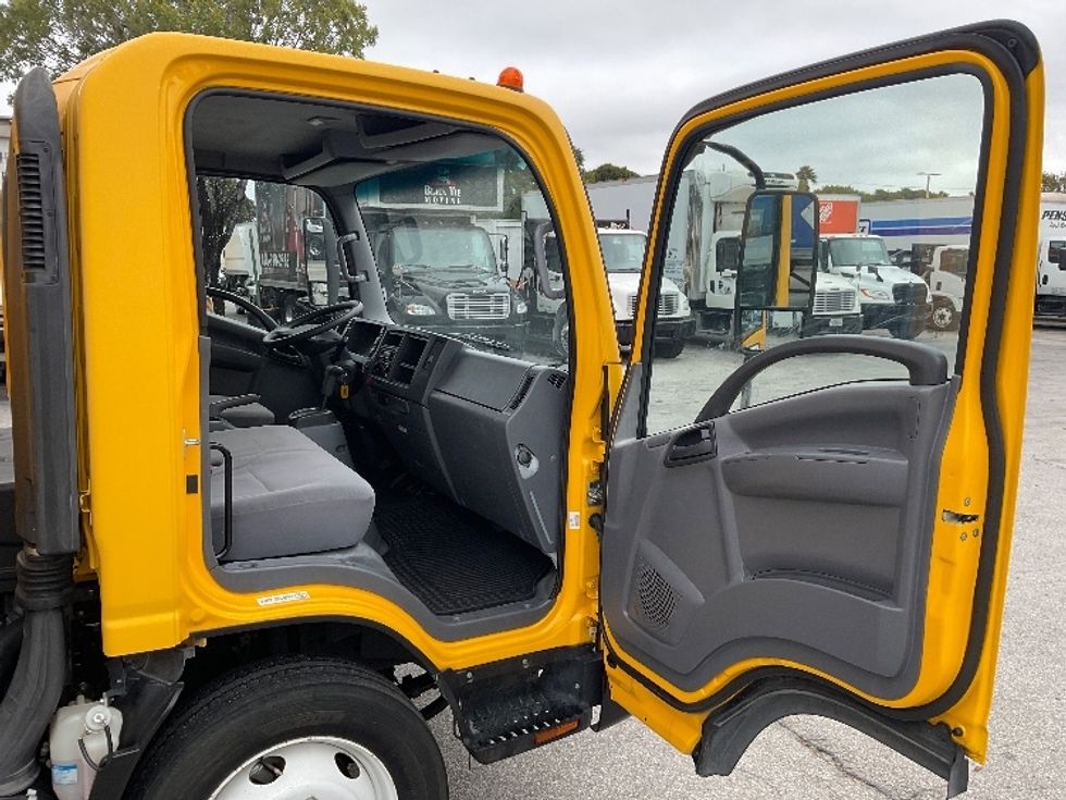 Light Duty Box Truck-Light and Medium Duty Trucks-Isuzu-2021-NPR EFI-Medley-FL-126,158\n\t\tmiles-$ 34,250 - Image 20