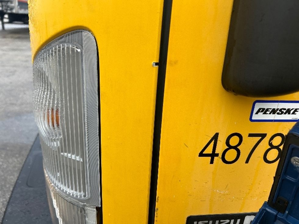 Light Duty Box Truck-Light and Medium Duty Trucks-Isuzu-2021-NPR EFI-Medley-FL-126,158\n\t\tmiles-$ 34,250 - Image 26