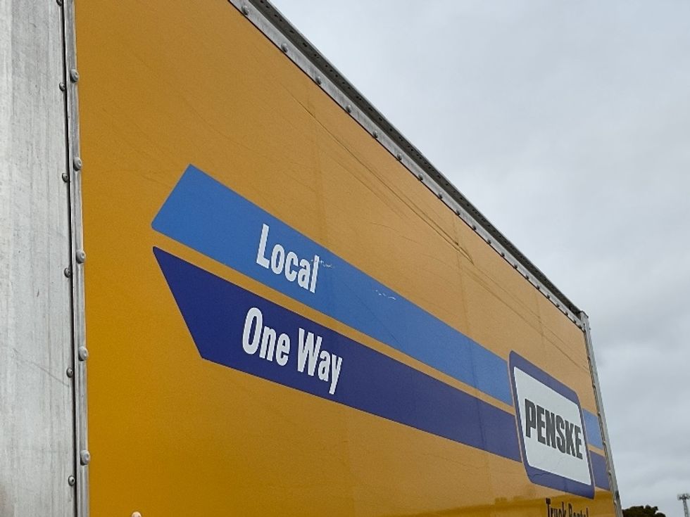 Light Duty Box Truck-Light and Medium Duty Trucks-Isuzu-2021-NPR EFI-Medley-FL-126,158\n\t\tmiles-$ 34,250 - Image 27