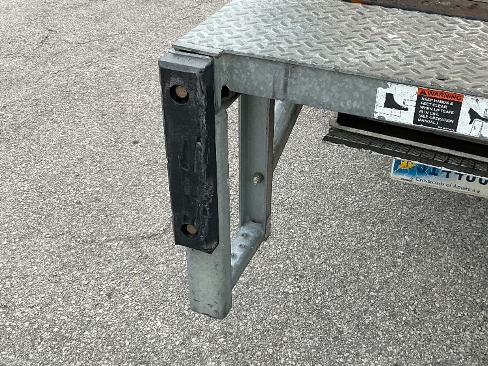 Light Duty Box Truck-Light and Medium Duty Trucks-Isuzu-2021-NPR EFI-Medley-FL-126,158\n\t\tmiles-$ 34,250 - Image 28