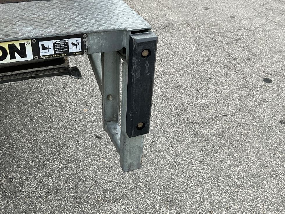 Light Duty Box Truck-Light and Medium Duty Trucks-Isuzu-2021-NPR EFI-Medley-FL-126,158\n\t\tmiles-$ 34,250 - Image 29