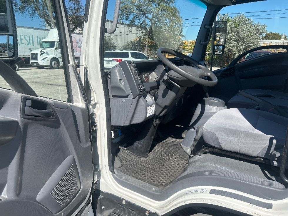 Light Duty Box Truck-Light and Medium Duty Trucks-Isuzu-2021-NPR EFI-Medley-FL-58,795\n\t\tmiles-$ 45,500 - Image 16