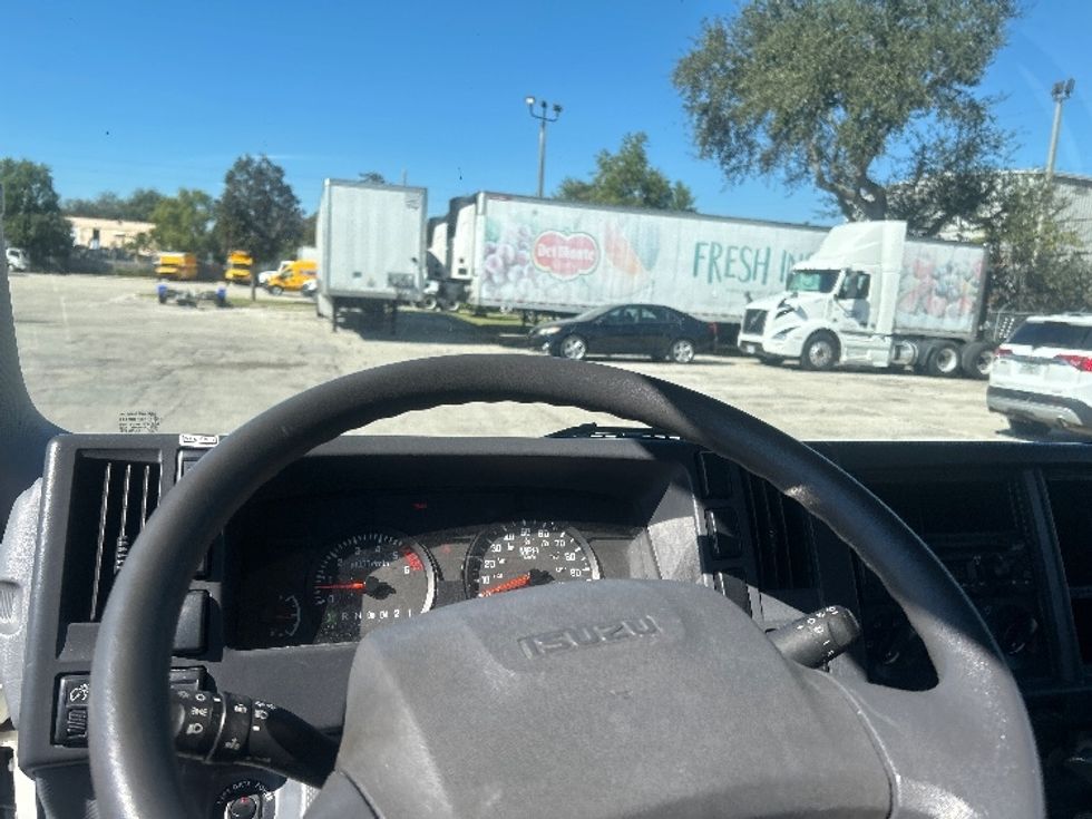 Light Duty Box Truck-Light and Medium Duty Trucks-Isuzu-2021-NPR EFI-Medley-FL-58,795\n\t\tmiles-$ 45,500 - Image 18