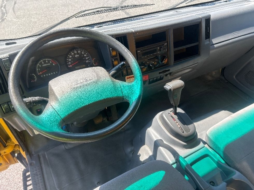 Light Duty Box Truck-Light and Medium Duty Trucks-Isuzu-2021-NPR EFI-Middlefield-OH-106,933\n\t\tmiles-$ 37,000 - Image 19