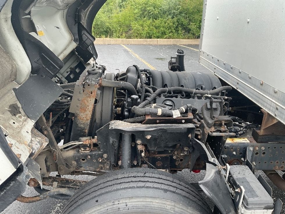 Light Duty Box Truck-Light and Medium Duty Trucks-Isuzu-2021-NPR EFI-Middlefield-OH-108,205\n\t\tmiles-$ 39,250 - Image 24