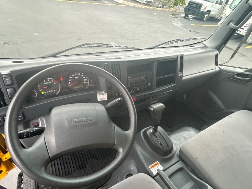 Light Duty Box Truck-Light and Medium Duty Trucks-Isuzu-2021-NPR EFI-Middlefield-OH-109,125\n\t\tmiles-$ 36,750 - Image 17