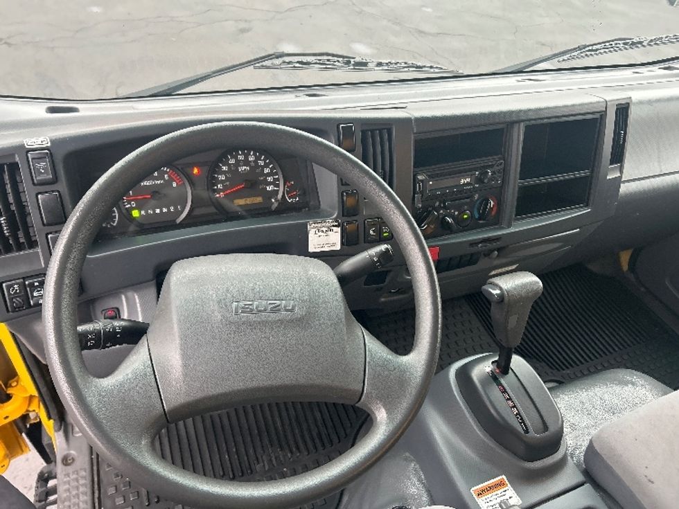 Light Duty Box Truck-Light and Medium Duty Trucks-Isuzu-2021-NPR EFI-Middlefield-OH-109,125\n\t\tmiles-$ 36,750 - Image 18