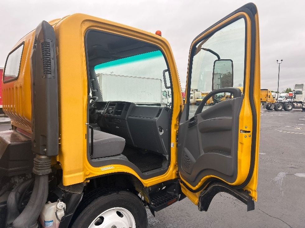 Light Duty Box Truck-Light and Medium Duty Trucks-Isuzu-2021-NPR EFI-Middlefield-OH-109,125\n\t\tmiles-$ 36,750 - Image 20