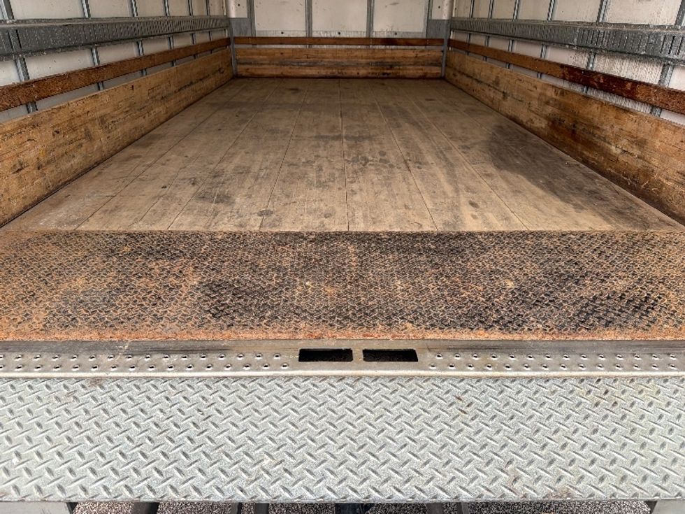 Light Duty Box Truck-Light and Medium Duty Trucks-Isuzu-2021-NPR EFI-Middlefield-OH-113,284\n\t\tmiles-$ 33,250 - Image 10