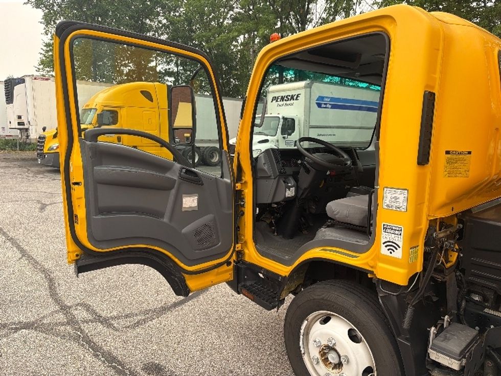 Light Duty Box Truck-Light and Medium Duty Trucks-Isuzu-2021-NPR EFI-Middlefield-OH-113,284\n\t\tmiles-$ 33,250 - Image 16