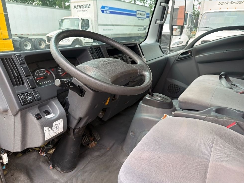 Light Duty Box Truck-Light and Medium Duty Trucks-Isuzu-2021-NPR EFI-Middlefield-OH-113,284\n\t\tmiles-$ 33,250 - Image 17