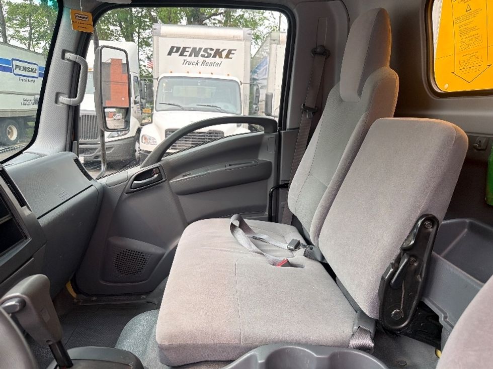Light Duty Box Truck-Light and Medium Duty Trucks-Isuzu-2021-NPR EFI-Middlefield-OH-113,284\n\t\tmiles-$ 33,250 - Image 19