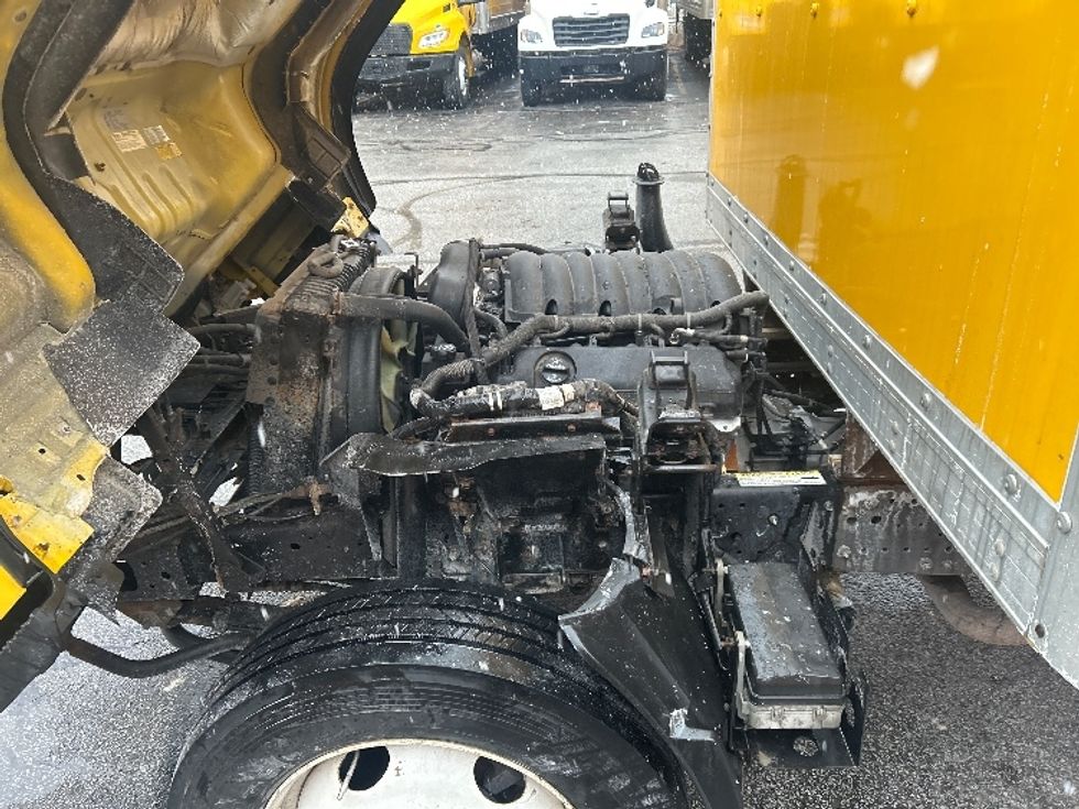 Light Duty Box Truck-Light and Medium Duty Trucks-Isuzu-2021-NPR EFI-Middlefield-OH-118,344\n\t\tmiles-$ 32,500 - Image 23