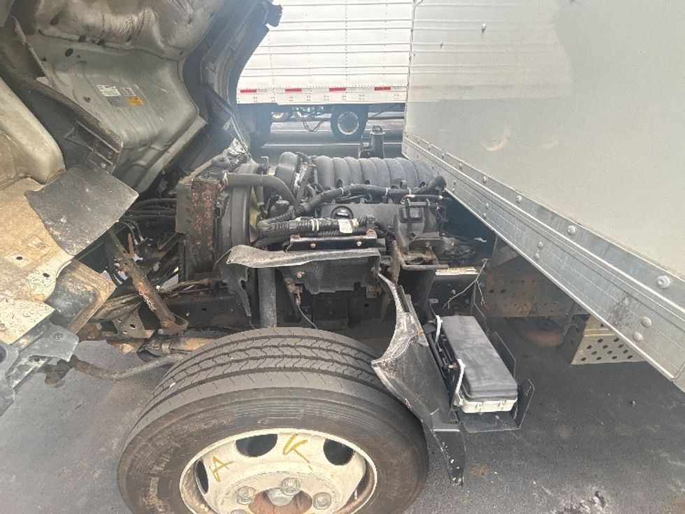 Light Duty Box Truck-Light and Medium Duty Trucks-Isuzu-2021-NPR EFI-Middlefield-OH-119,178\n\t\tmiles-$ 35,000 - Image 24
