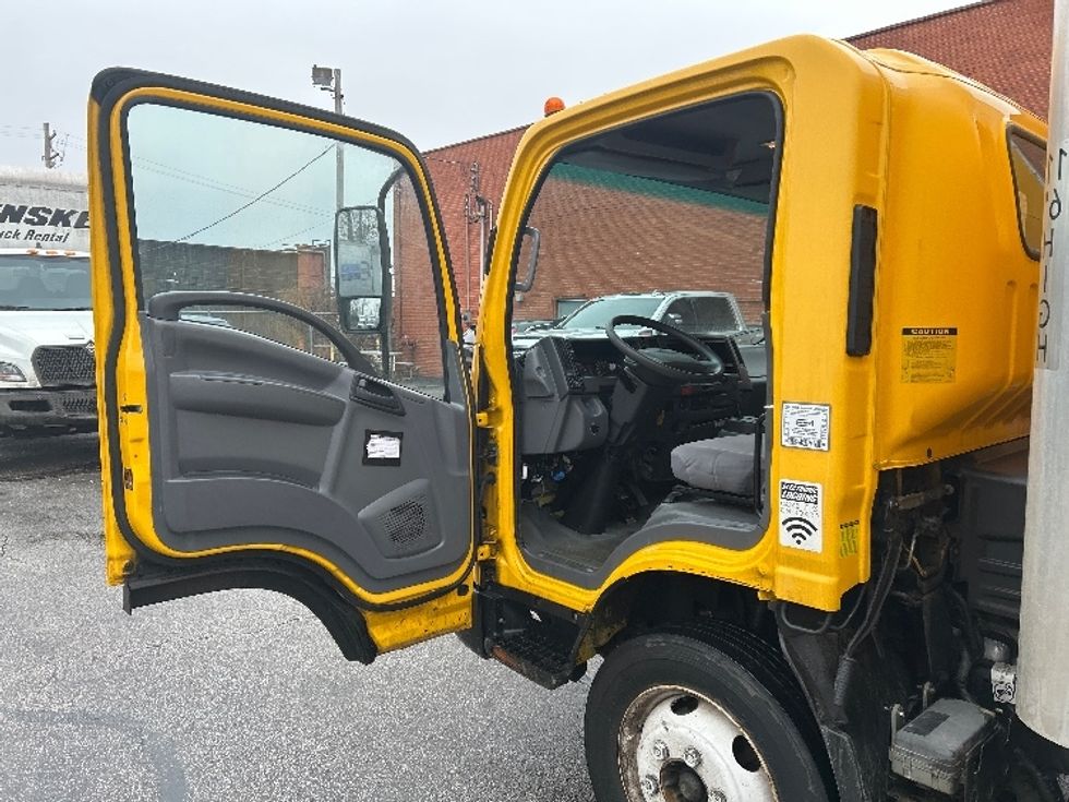 Light Duty Box Truck-Light and Medium Duty Trucks-Isuzu-2021-NPR EFI-Middlefield-OH-141,973\n\t\tmiles-$ 28,000 - Image 16
