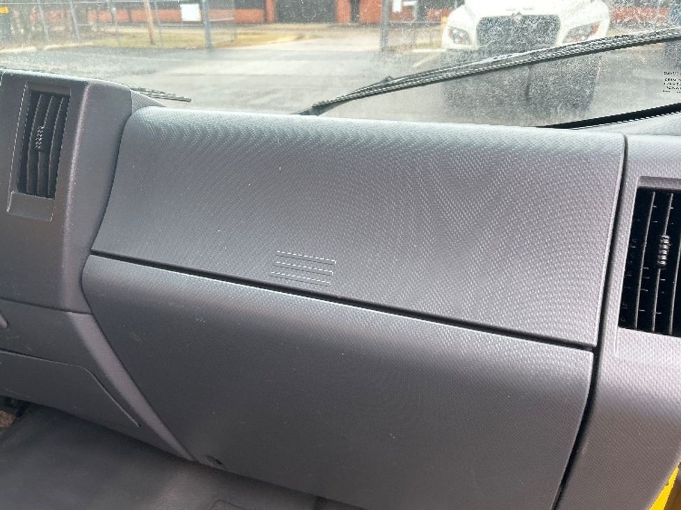 Light Duty Box Truck-Light and Medium Duty Trucks-Isuzu-2021-NPR EFI-Middlefield-OH-141,973\n\t\tmiles-$ 28,000 - Image 21