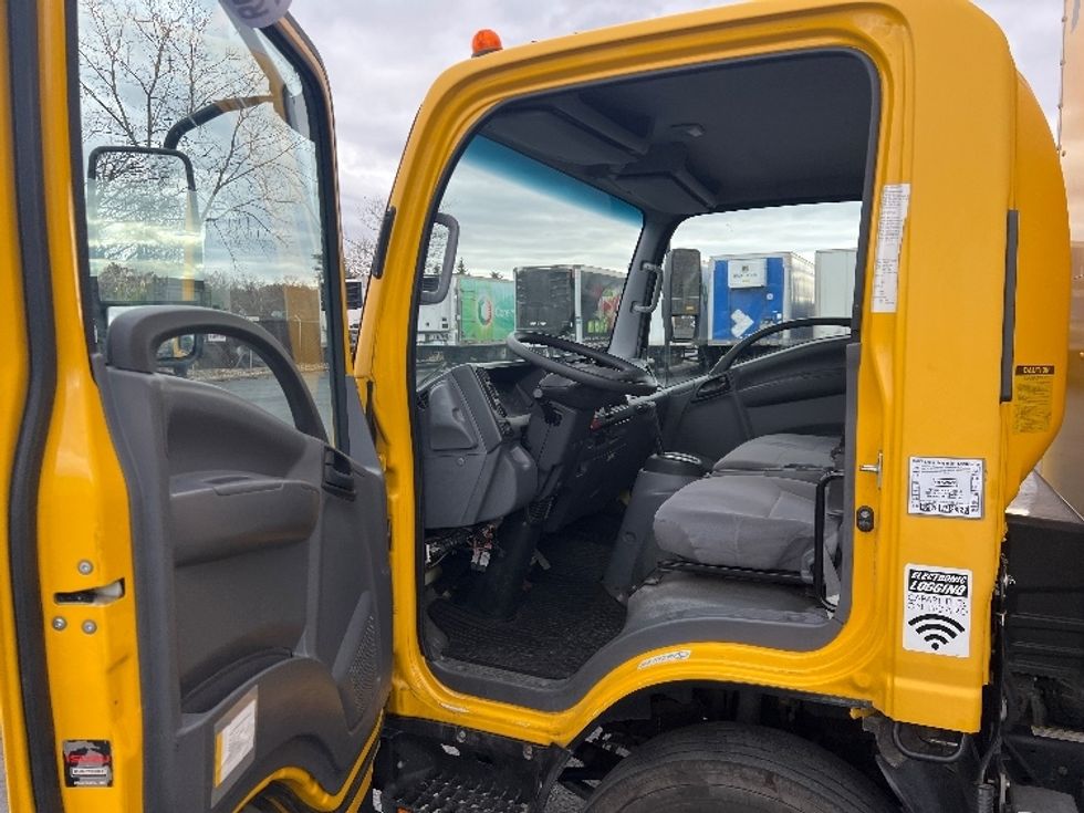 Light Duty Box Truck-Light and Medium Duty Trucks-Isuzu-2021-NPR EFI-Middlefield-OH-152,922\n\t\tmiles-$ 25,250 - Image 16