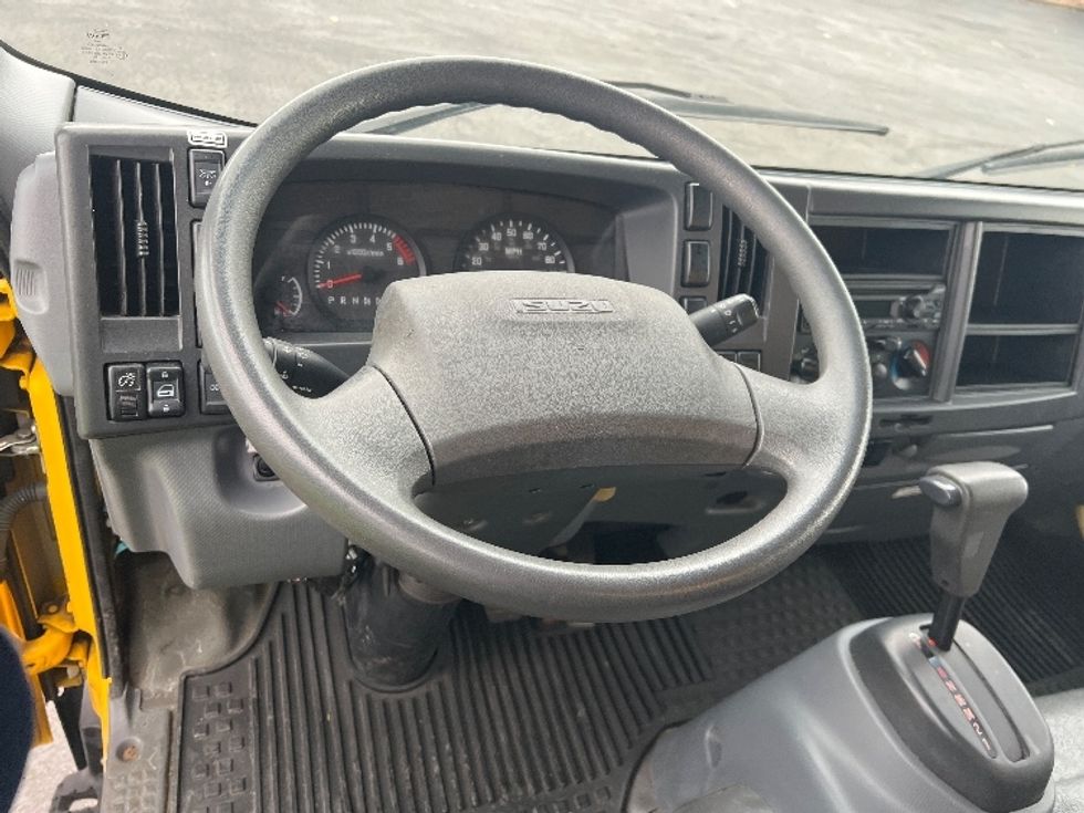 Light Duty Box Truck-Light and Medium Duty Trucks-Isuzu-2021-NPR EFI-Middlefield-OH-152,922\n\t\tmiles-$ 25,250 - Image 17