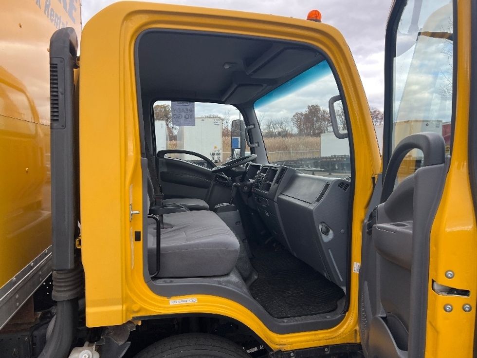 Light Duty Box Truck-Light and Medium Duty Trucks-Isuzu-2021-NPR EFI-Middlefield-OH-152,922\n\t\tmiles-$ 25,250 - Image 20