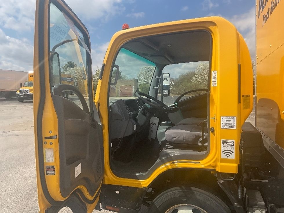 Light Duty Box Truck-Light and Medium Duty Trucks-Isuzu-2021-NPR EFI-Middlefield-OH-93,245\n\t\tmiles-$ 37,000 - Image 15