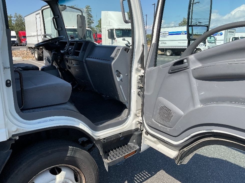Light Duty Box Truck-Light and Medium Duty Trucks-Isuzu-2021-NPR EFI-Millville-NJ-134,571\n\t\tmiles-$ 33,750 - Image 20