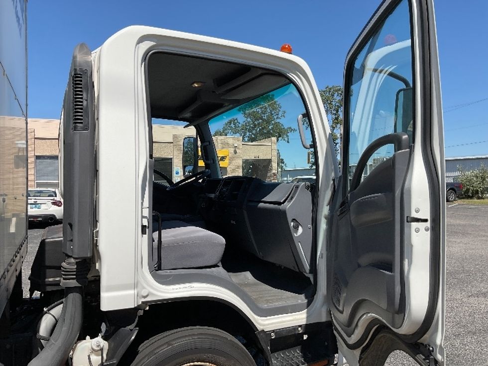 Light Duty Box Truck-Light and Medium Duty Trucks-Isuzu-2021-NPR EFI-Millville-NJ-79,607\n\t\tmiles-$ 42,000 - Image 20