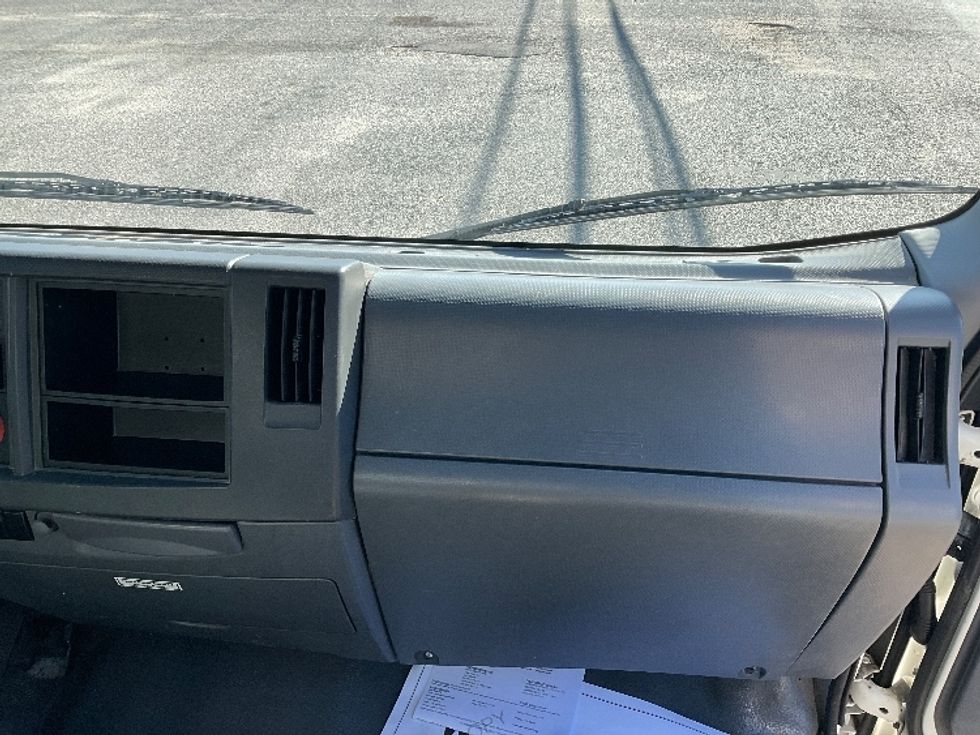 Light Duty Box Truck-Light and Medium Duty Trucks-Isuzu-2021-NPR EFI-Millville-NJ-85,273\n\t\tmiles-$ 41,500 - Image 21