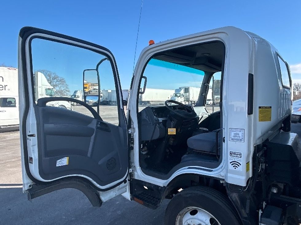 Light Duty Box Truck-Light and Medium Duty Trucks-Isuzu-2021-NPR EFI-Milwaukee-WI-102,726\n\t\tmiles-$ 36,500 - Image 16